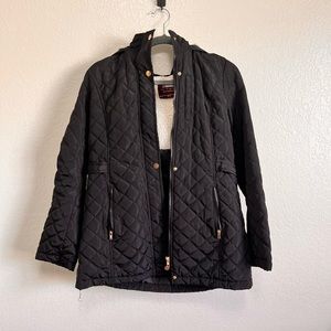 Black CiSono quilted jacket size medium with white Sherpa accent